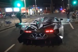 Lamborghini Veneno deixa tudo “louco” no centro de Londres…