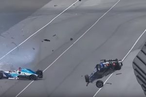 Acidente assustador de Scott Dixon na Indy 500 podia ter acabado da pior forma! Acidente assustador de Scott Dixon na Indy 500 podia ter acabado da pior forma!